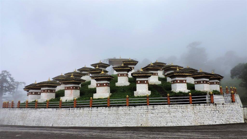 Dochula Chortens